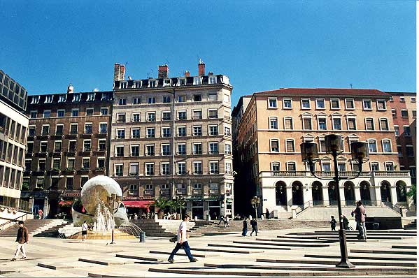 Place Tolozan
